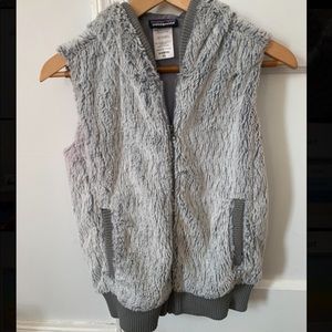 Patagonia Faux Fur Hooded Vest XS, NWOT